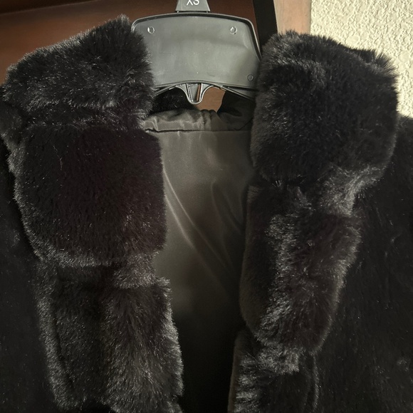 Guess: hooded, faux fur coat NWOT (reversible) - Picture 2 of 7
